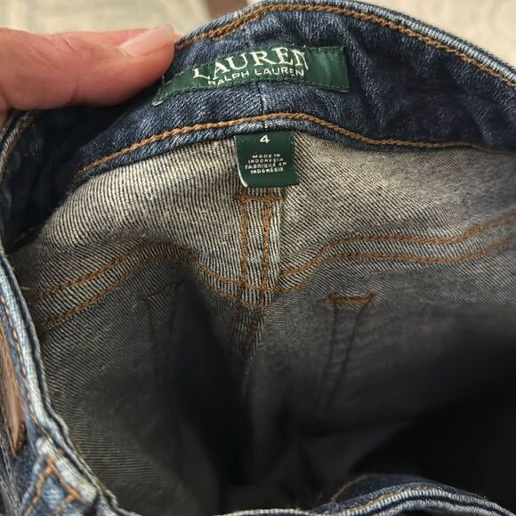 RALPH Lauren Modern Straight Curvy in a size 4 medium wash- never worn- - Picture 14 of 16